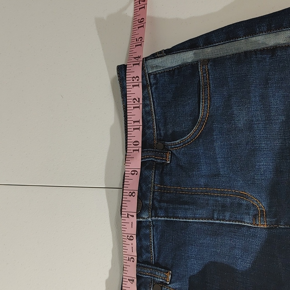 Cabi Jean Shorts - Picture 6 of 9